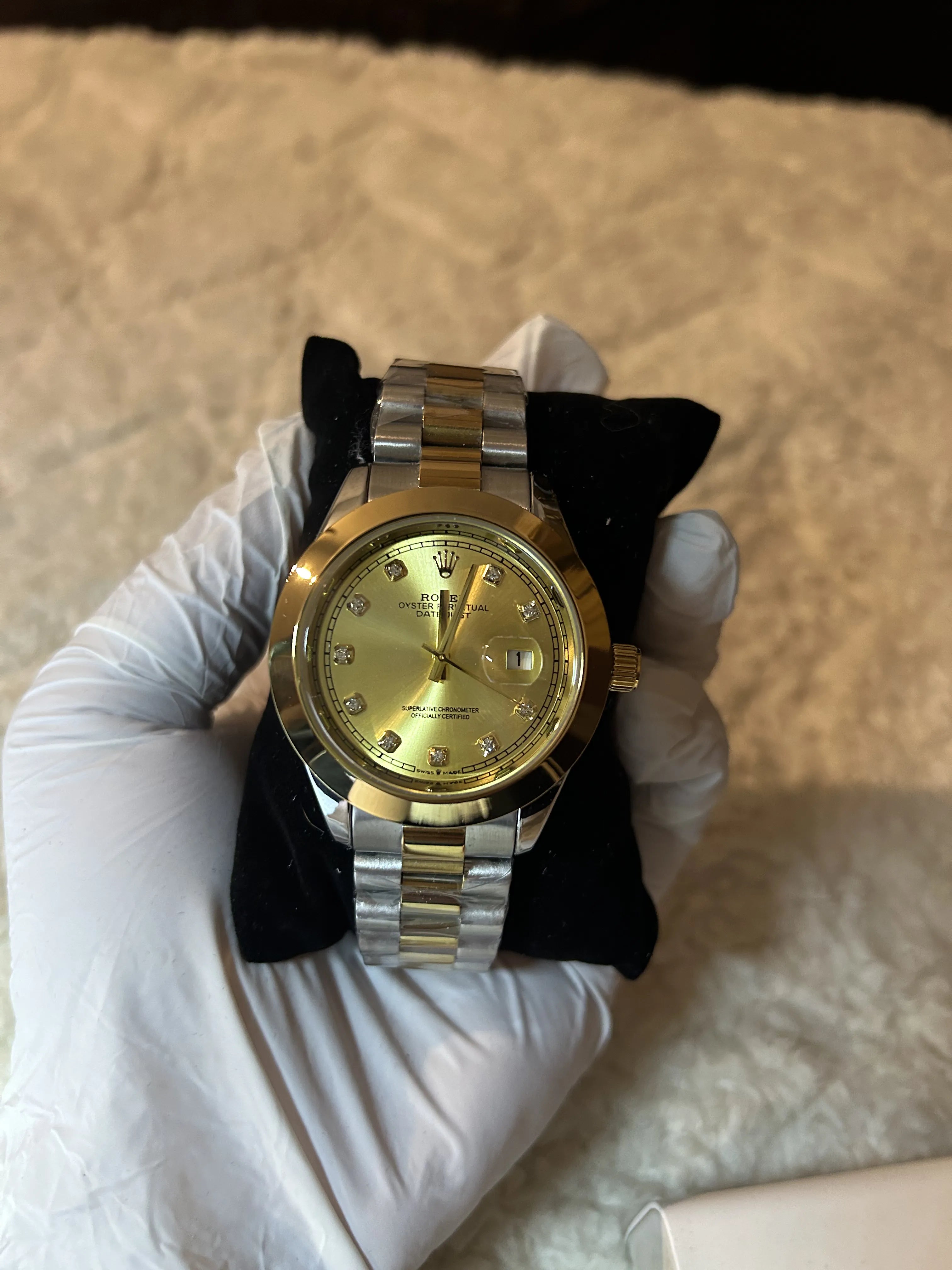 WRISTZ Classic Gold Watch - Golden Dail.